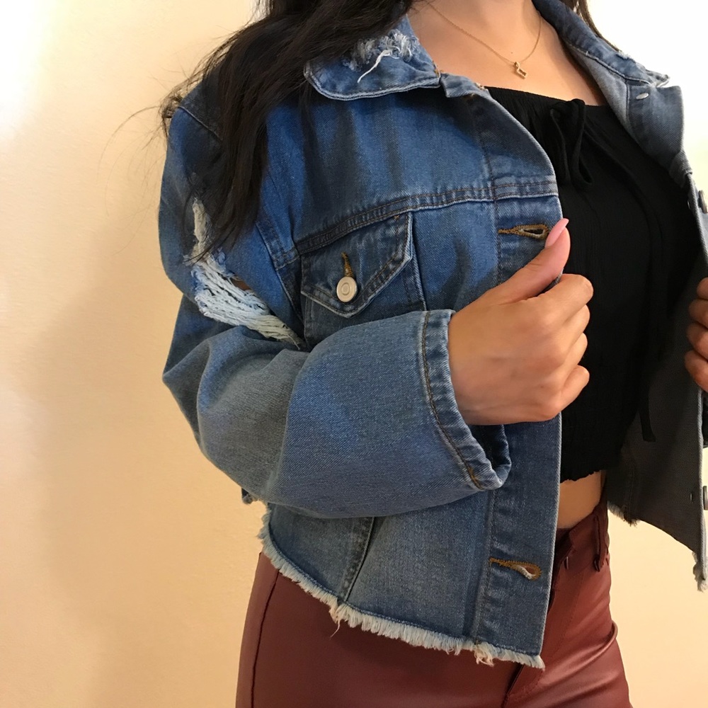 •LAST 1• Cropped Distressed Oversized Denim Jacket - Picture 3 of 8
